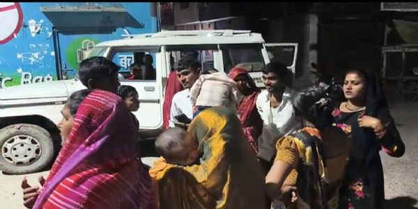 चित्रकूट जा रहे कार सवारों से मारपीट कर बदमाशों ने की लूटपाट