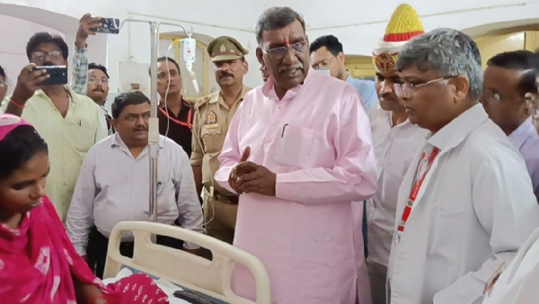 फ़ोटो कारागार मंत्री