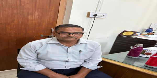 कृषि विस्तार विभाग का संयुक्त निदेशक आठ हजार की रिश्वत लेते गिरफ्तार