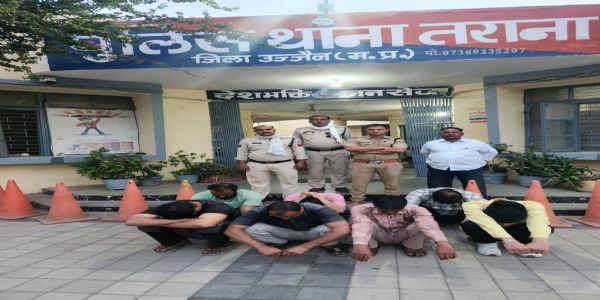 खेत में जुआ खेल रहे 6 लोग पकड़ाए -36 हजार से ज्यादा नगदी, 6 मोबाइल जब्त