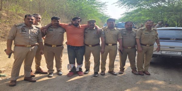 पड़ोसी की गोली मारकर हत्या करने वाला मुठभेड़ में घायल