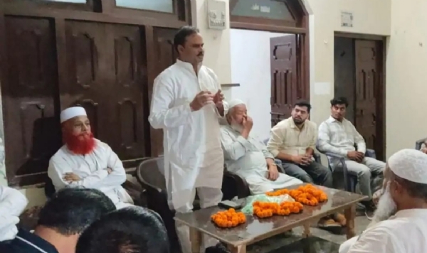 सम्बोधित करते हुए सहानपुर चैयरमेन