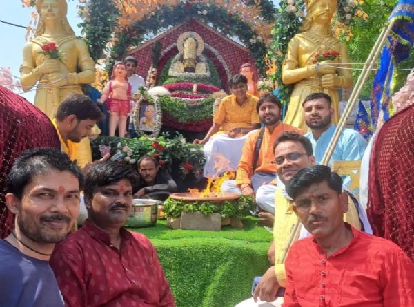 धूमधाम से निकली खाटू नरेश की निशान यात्रा