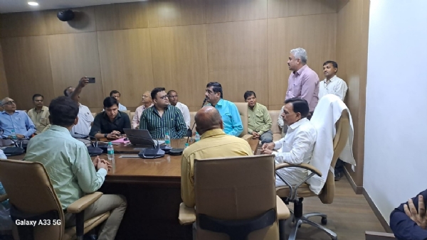 उपमुख्यमंत्री जगदीश देवड़ा ने म.प्र. वित्त सेवा अधिकारी संघ की वेबसाइट की लॉन्च उपमुख्यमंत्री जगदीश देवड़ा ने म.प्र. वित्त सेवा अधिकारी संघ की वेबसाइट की लॉन्च