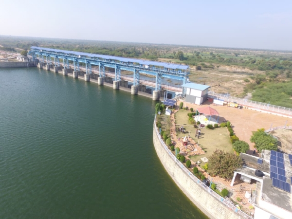 हमीरपुर के मौदहा बांध के खोले गए फाटक, जल निकासी शुरू