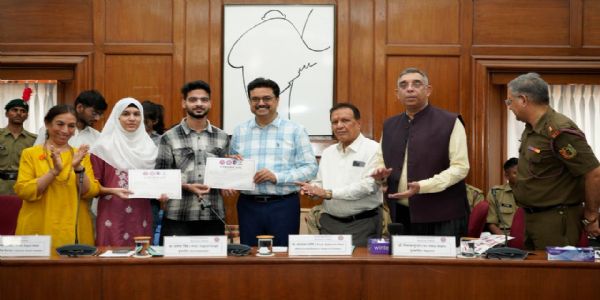 कुलपति ने किया एनसीसी और एनएसएस वालेंटियर्स को किया सम्मानित