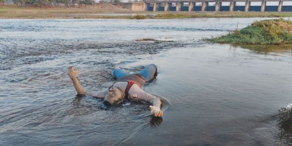 कुदरी बैराज में कूदे 11वीं के छात्र शिवम साहू का शव 38 घंटे बाद बरामद, एसडीआरएफ ने चलाया रेस्क्यू ऑपरेशन