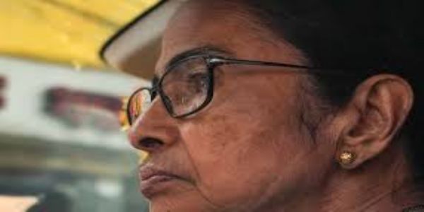 हर सत्ता अपना अंत स्वयं लिखती है