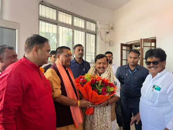 प्रदेश अध्यक्ष से मिलते ईं शैलेंद्र