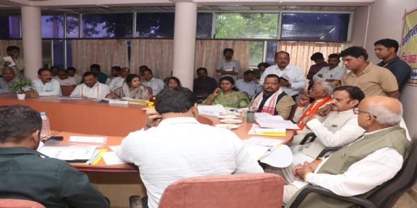 निर्माणाधीन विकास कार्यों के पूर्ण होने से जिले के विकास की बढ़ेगी रफ्तार : उप मुख्यमंत्री शुक्ल