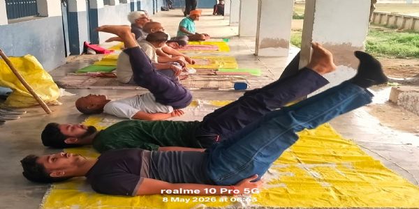 बदलते मौसम में योग और प्राकृतिक चिकित्सा से स्वस्थ रहने की सीख