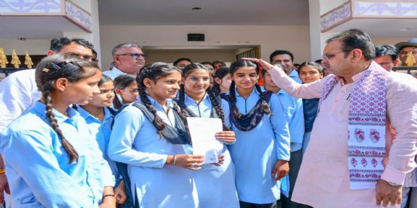 जाजोद गांव में मुख्यमंत्री भजनलाल शर्मा का जनसंवाद, बोले- आत्मनिर्भर गांवों से रुकेगा पलायन