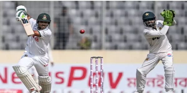 शॉट खेलते नजमुल हुसैन शांतो