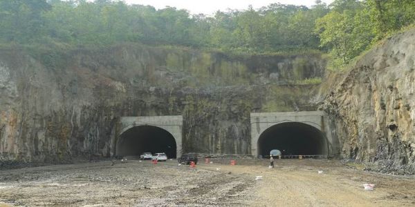 इंदौर–खंडवा राष्ट्रीय राजमार्ग पर निर्माणाधीन सुरंगें