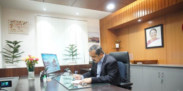नीति आयोग के वाइस चेयरमैन का पदभार संभालते अशोक कुमार लाहिड़ी