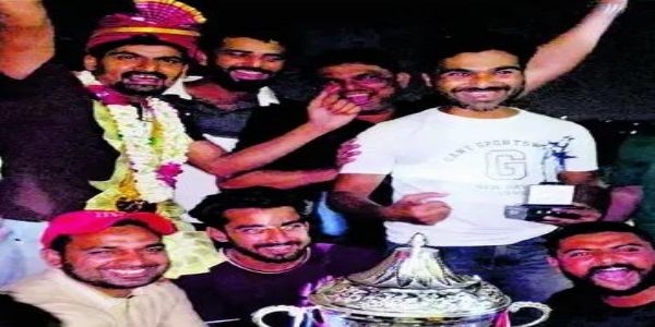 ऑल इंडिया काइट टूर्नामेंट में छाई अल्टीमेट काइट क्लब मुरादाबाद की टीम ऑल इंडिया काइट टूर्नामेंट में छाई अल्टीमेट काइट क्लब मुरादाबाद की टीम