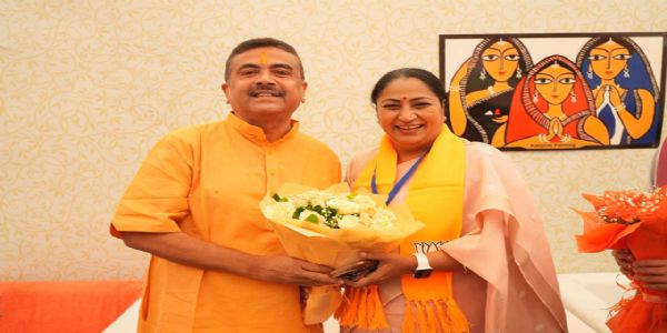 पश्चिम बंगाल के नवनिर्वाचित मुख्यमंत्री शुभेंदु अधिकारी को शुभकामनाएं देती दिल्ली की मुख्यमंत्री रेखा गुप्ता पश्चिम बंगाल के नवनिर्वाचित मुख्यमंत्री शुभेंदु अधिकारी को शुभकामनाएं देती दिल्ली की मुख्यमंत्री रेखा गुप्ता