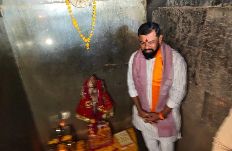 भोजशाला पहुंचे हैदराबाद के विधायक टी. राजा भोजशाला पहुंचे हैदराबाद के विधायक टी. राजा