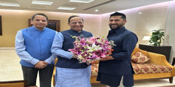 दिल्ली में रवि लामिछाने का स्वागत करते भाजपा नेता दिल्ली में रवि लामिछाने का स्वागत करते भाजपा नेता