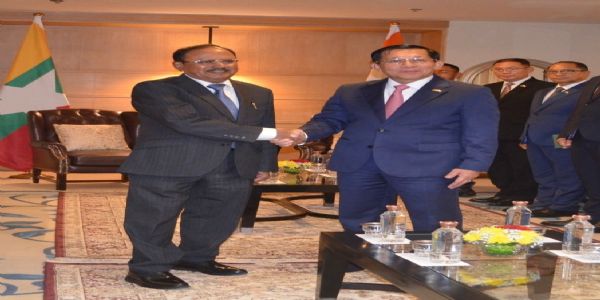 राष्ट्रीय सुरक्षा सलाहकार अजीत डोभाल और म्यांमार के राष्ट्रपति यू मिन मौजूद। राष्ट्रीय सुरक्षा सलाहकार अजीत डोभाल और म्यांमार के राष्ट्रपति यू मिन मौजूद।