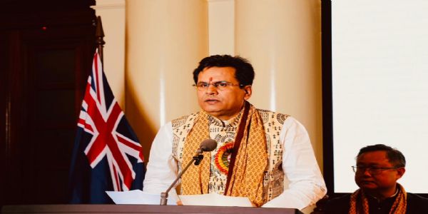 आस्ट्रेलिया की संसद में बोलते भारतीय प्रतिनिधि राकेश कुमार शुक्ल। आस्ट्रेलिया की संसद में बोलते भारतीय प्रतिनिधि राकेश कुमार शुक्ल।