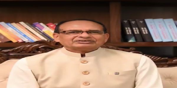 वीडियो सन्देश जारी करते केंद्रीय मंत्री शिवराज सिंह चौहान