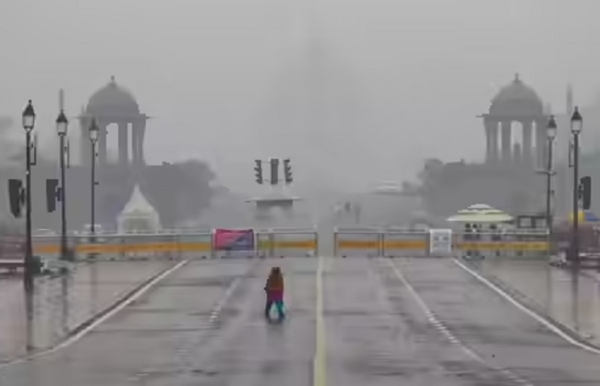 तेज हवाएं चलते हुए (प्रतिकात्मक चित्र)। तेज हवाएं चलते हुए (प्रतिकात्मक चित्र)।