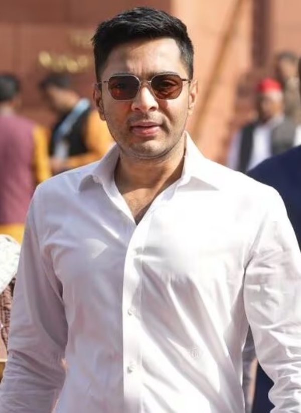 तृणमूल कांग्रेस के राष्ट्रीय महासचिव अभिषेक बनर्जी (फाइल फाेटाे) तृणमूल कांग्रेस के राष्ट्रीय महासचिव अभिषेक बनर्जी (फाइल फाेटाे)