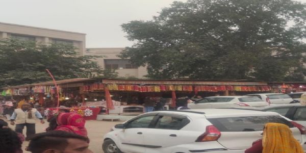 मैहर: आस्था केंद्र में अतिक्रमण और अव्यवस्था पर सख्त हुई मंदिर समिति, यातायात सुधार के लिए उठाए कदम