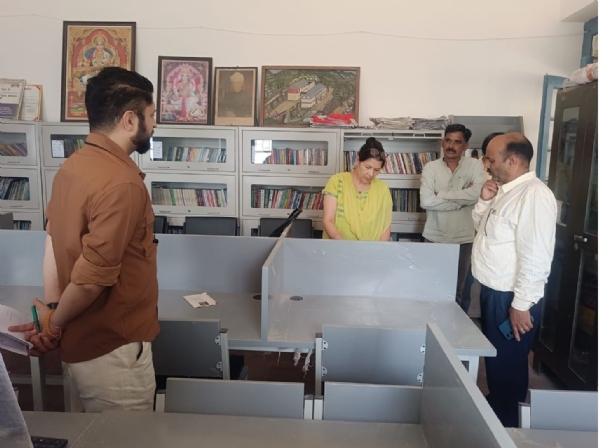 अपना विद्यालय द्रंग में निरीक्षण करते हुए उपायुक्त।