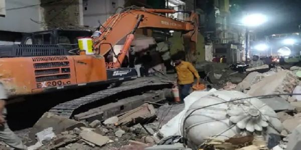 उज्जैन में 150 साल पुराना मंदिर क्षतिग्रस्त उज्जैन में 150 साल पुराना मंदिर क्षतिग्रस्त