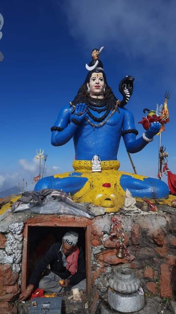 देवभूमि का सबसे बड़ा शिवधाम बना आस्था का केंद्र, चूड़धार में उमड़े भक्त देवभूमि का सबसे बड़ा शिवधाम बना आस्था का केंद्र, चूड़धार में उमड़े भक्त