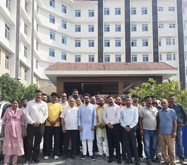 अनुराग ठाकुर ने किया मेडिकल कॉलेज हमीरपुर का दौरा अनुराग ठाकुर ने किया मेडिकल कॉलेज हमीरपुर का दौरा
