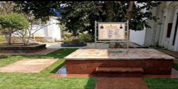 ओडिशा में ‘जल संचय, जन भागीदारी’ अभियान के तहत रूफटॉप रेनवाटर हार्वेस्टिंग सिस्टम और रिचार्ज संरचनायें। ओडिशा में ‘जल संचय, जन भागीदारी’ अभियान के तहत रूफटॉप रेनवाटर हार्वेस्टिंग सिस्टम और रिचार्ज संरचनायें।
