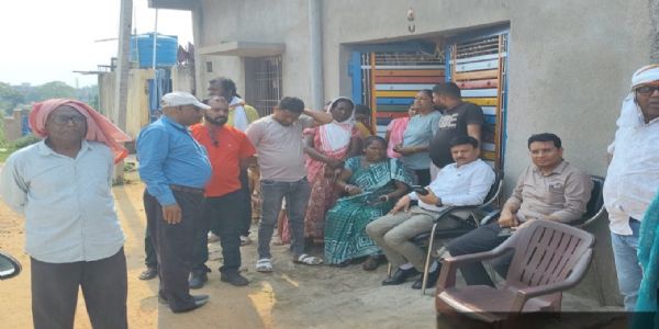भू माफियाओं ने महंत को बेंच दी तीन एकड़ जीएम लैंड जमीन, सीओ ने रोका काम