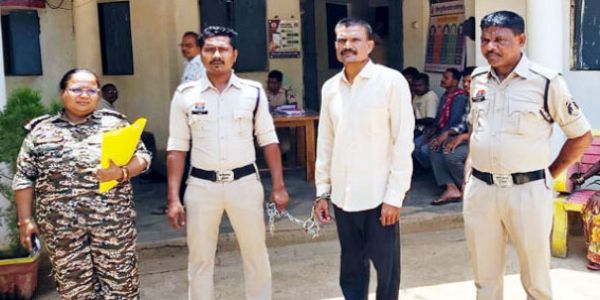 10 हजार का इनामी फरार दुष्कर्म का आरोपित गिरफ्तार
