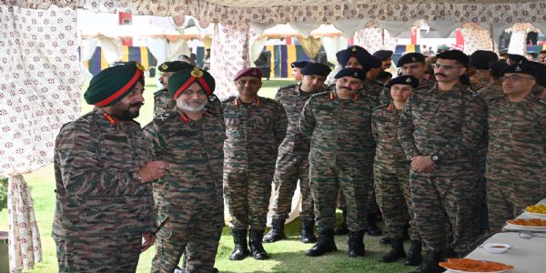 आर्मी कमांडर ने किया सप्त शक्ति कमांड के विभिन्न सैन्य स्टेशनों का दौरा