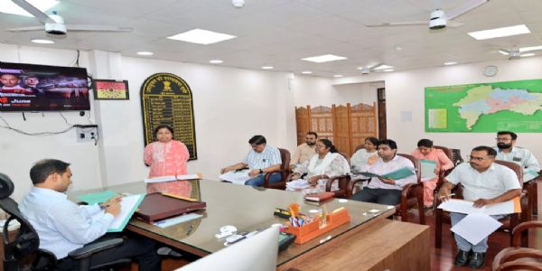 दिव्यांग बच्चों को शिक्षा की मुख्यधारा से जोड़ना प्रशासन की प्राथमिकता : उपायुक्त