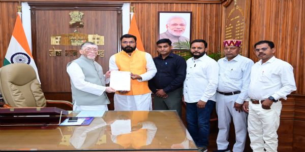 त्रि-स्तरीय पंचायत प्रतिनिधि संघ के प्रतिनिधिमंडल ने राज्यपाल को सौंपा ज्ञापन