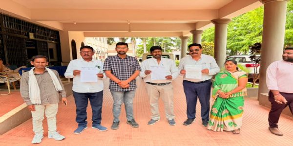 बिना बीमा दौड़ रहे टिप्पर-जेसीबी, कलेक्टर से निष्पक्ष जांच की मांग