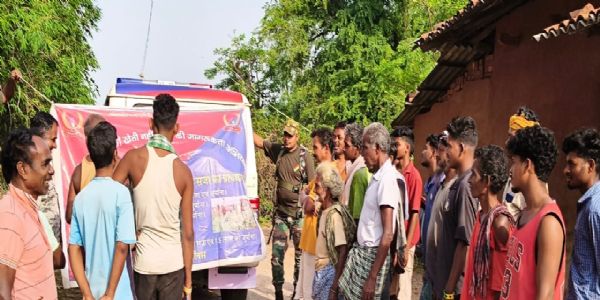 अफीम की अवैध खेती के खिलाफ पुलिस का जागरूकता अभियान