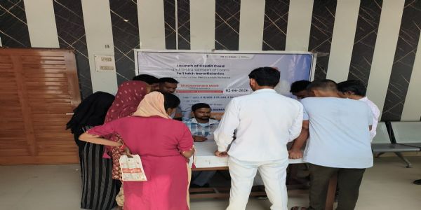 कैम्प का आयोजन करते हुए डूडा कैम्प का आयोजन करते हुए डूडा