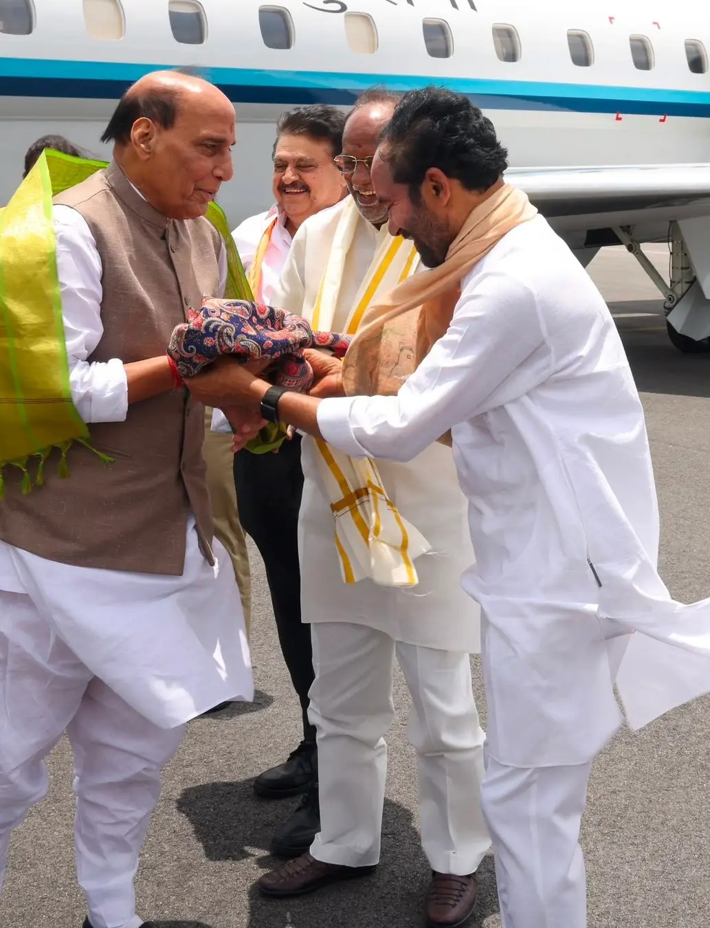 रक्षा मंत्री राजनाथ सिंह का हैदराबाद दौरा रक्षा मंत्री राजनाथ सिंह का हैदराबाद दौरा