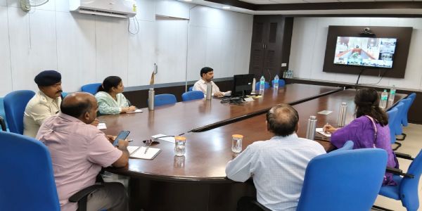 राजगढ़ः मुख्यमंत्री ने वीडियो काॅन्फ्रेंस के माध्यम से जिले की ली समीक्षा बैठक