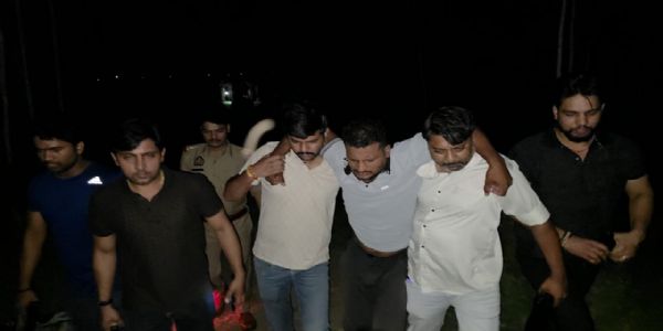 पुलिस मुठभेड़ में आरोपित गिरफ्तार
