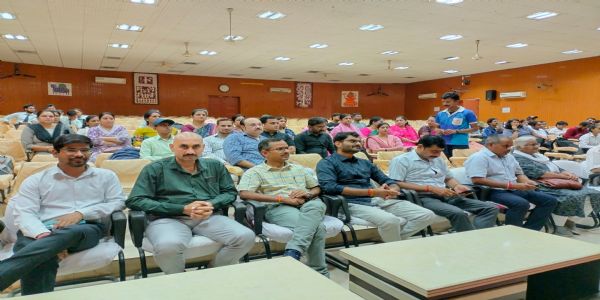 योग के माध्यम से विश्व कल्याण का संदेश, रीवा में जुटे देश-विदेश के विशेषज्ञ
