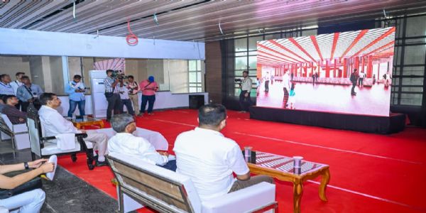 राज्यपाल ने लिया पुरी रेलवे स्टेशन के विकास कार्यों का जायजा