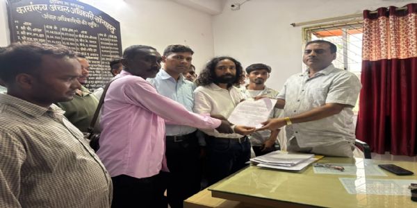 किसानों को समय पर धान बीज उपलब्ध कराए सरकार : देवेंद्र