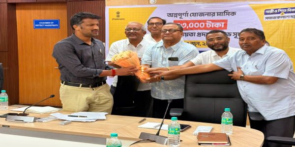 डीजल आपूर्ति संबंधी निर्देशों पर पेट्रोलियम डीलर्स एसोसिएशन ने जिला प्रशासन संग की बैठक