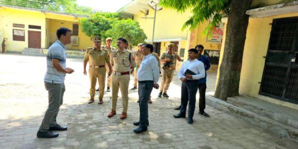 प्रवक्ता परीक्षा : जिलाधिकारी और एसपी ने परीक्षा केंद्रों का किया निरीक्षण, आवश्यक दिशा-निर्देश दिए